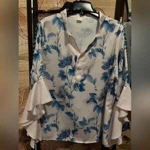 Blue Floral Blouse XXL Ruffle Sleeve V‑Neck Henley Top